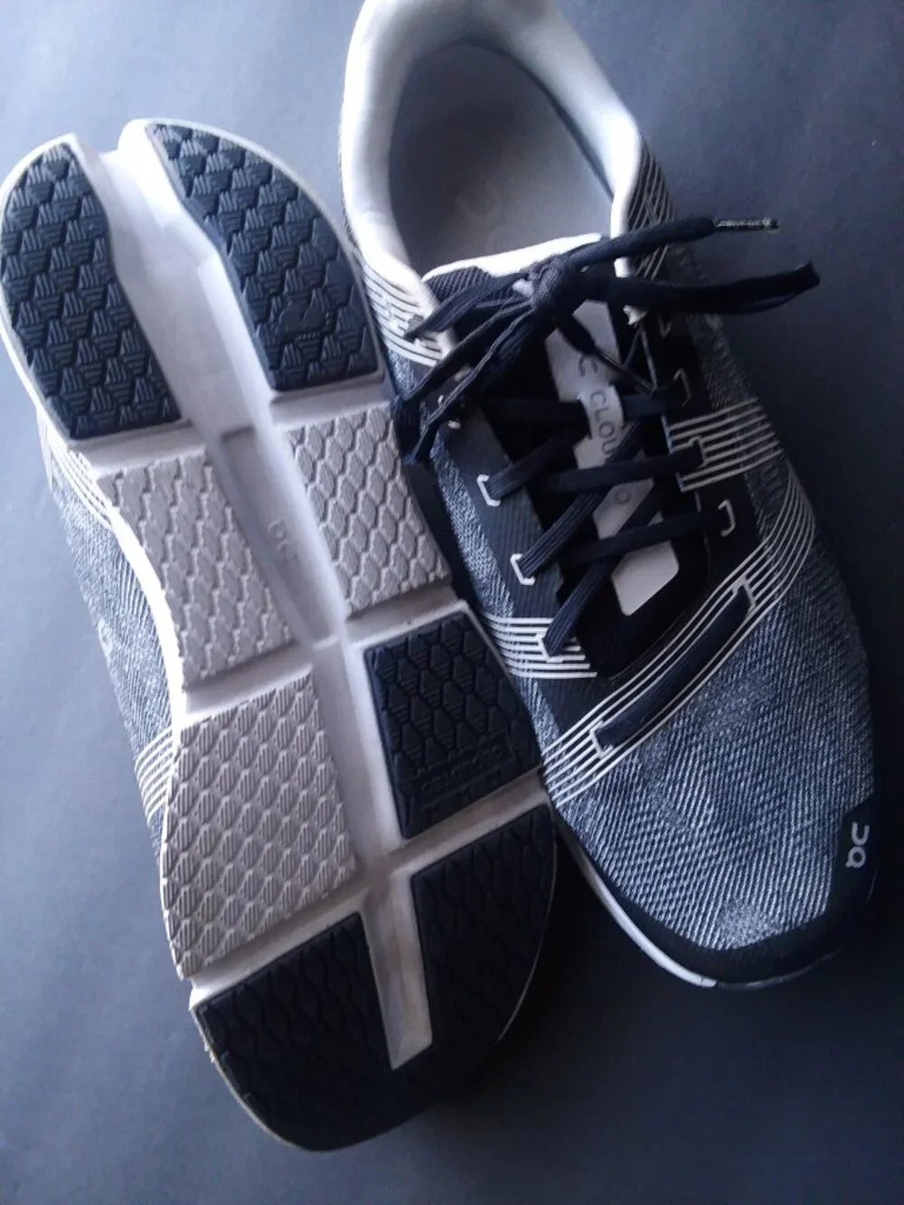 On Cloud Running Trainers Shoes Reflective Trim Logo Runners Gym Beach Work Out - Picture 5 of 13